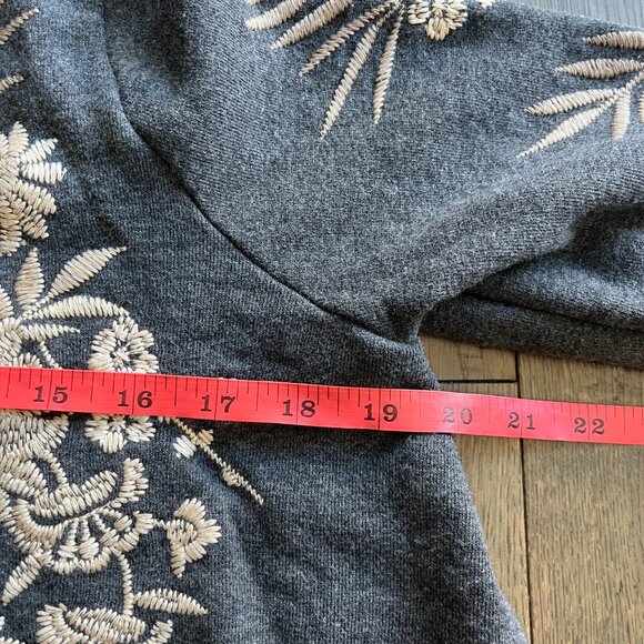 Johnny Was Othilia Embroidered Crane Kimono Cardigan Gray Cream Size S - Picture 6 of 8